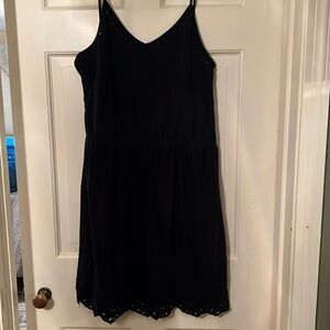 Very pretty loft lined dress.